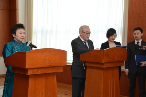 Commissioners take an oath
