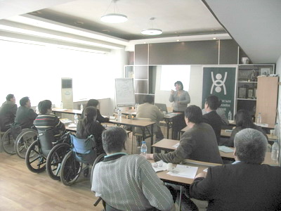 Хөгжлийн бэрхшээлтэй иргэдийн эрхийн чиглэлээр үйл ажиллагаа явуулдаг ТББ-ыг чадавхижуулах сургалт 2010-02-03, 04